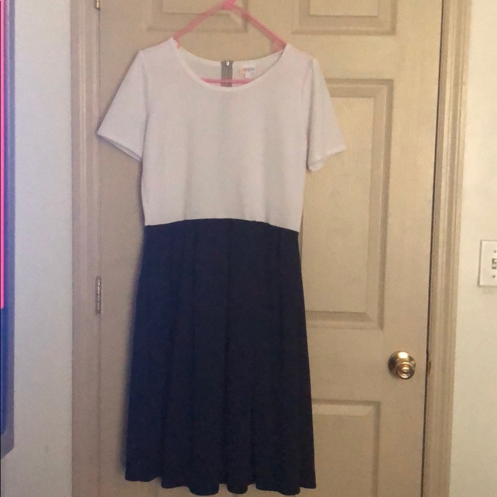 Amelia lularoe large